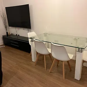  Apartment Comfy One Bedroom