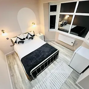 Crescent House Location Ensuites Great Value Pensjonat